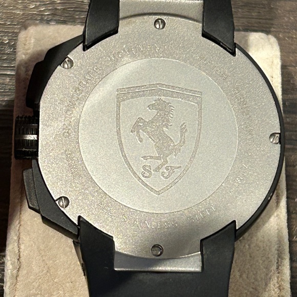 Ferrari Fast Lap Men’s Watch - Picture 4 of 4
